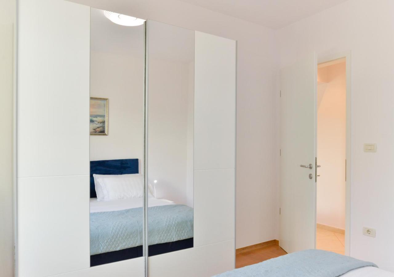 Apartments Leona Умаг Экстерьер фото