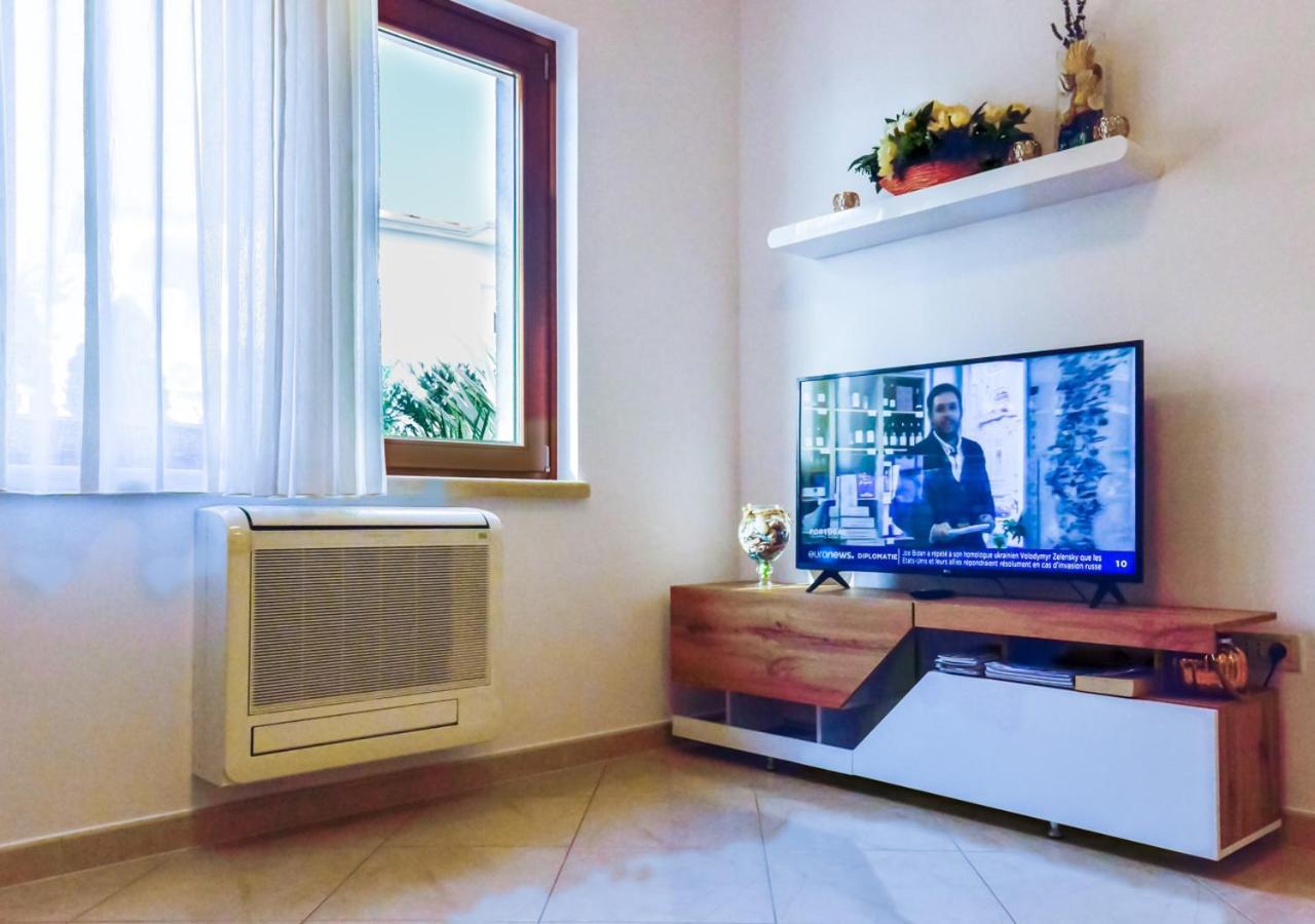 Apartments Leona Умаг Экстерьер фото