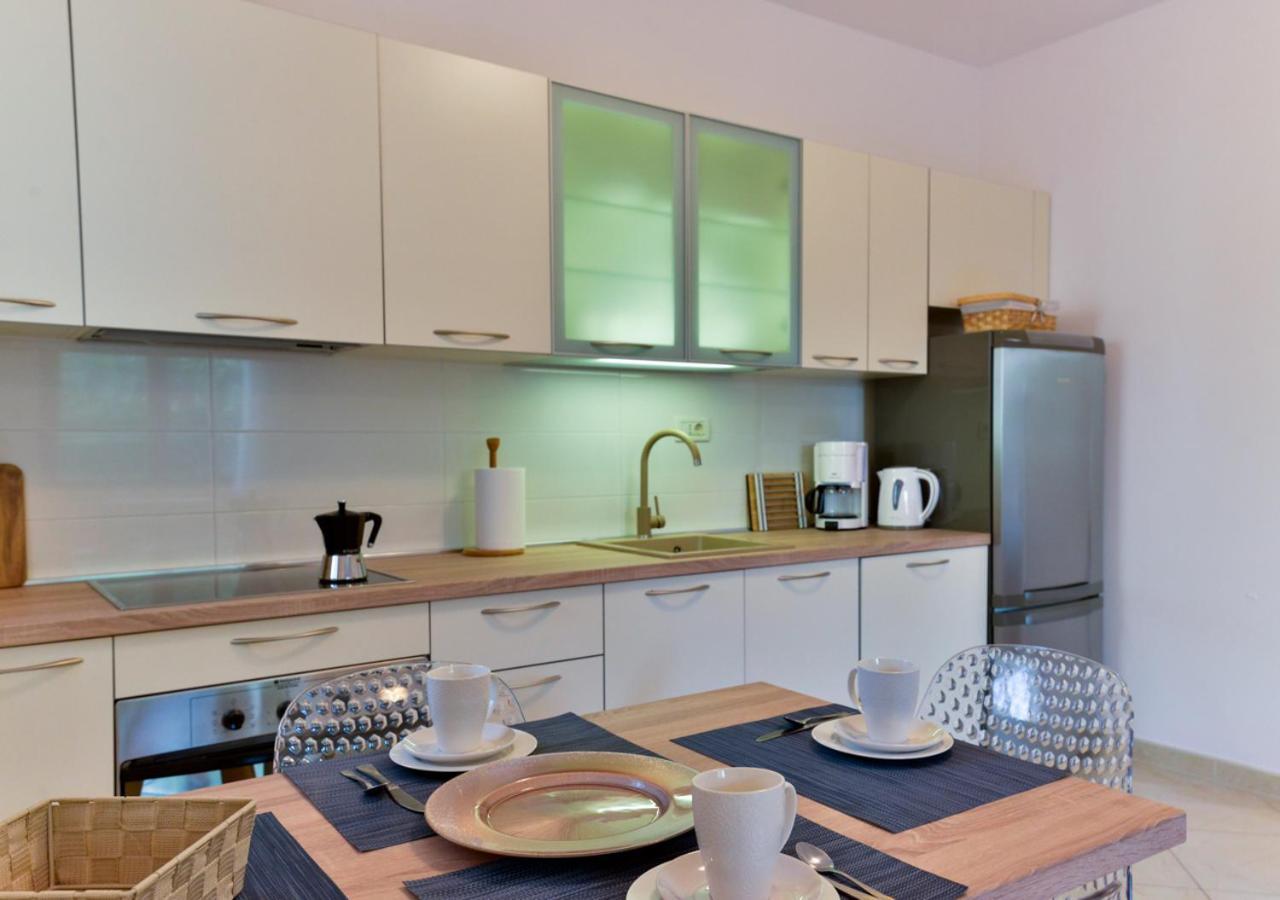 Apartments Leona Умаг Экстерьер фото