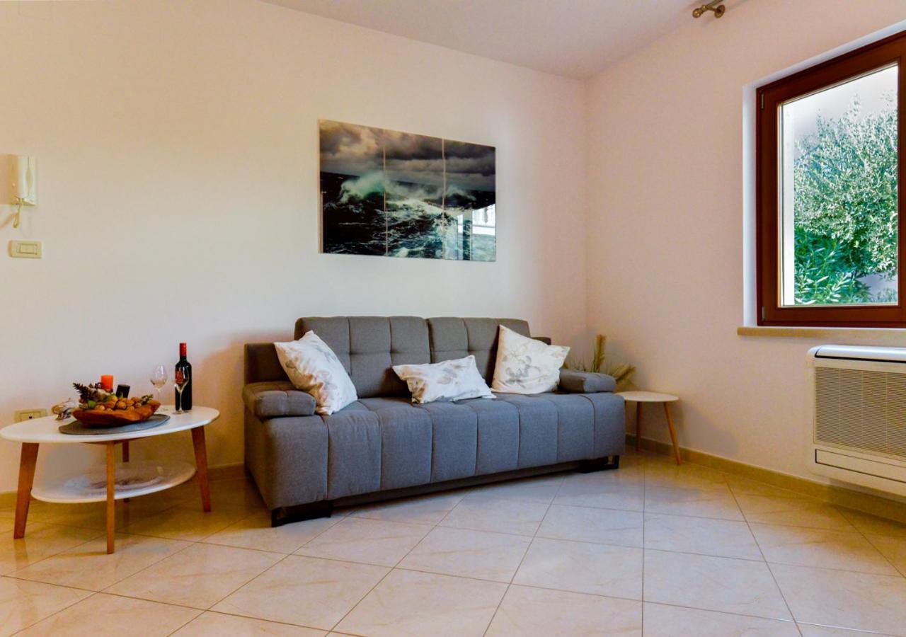 Apartments Leona Умаг Экстерьер фото